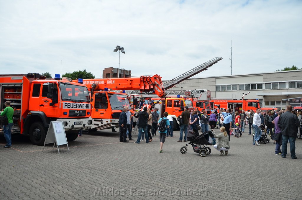 Tag der Offenen Tuer BF Koeln Weidenpesch Scheibenstr P689.JPG